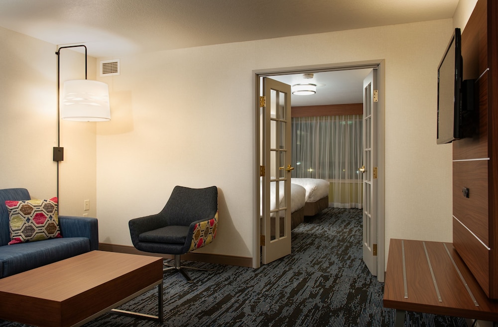 Holiday Inn Express Hotel & Suites Wausau 30/45