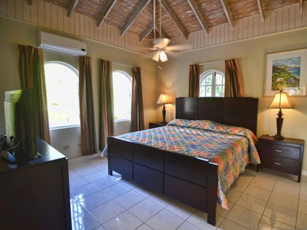 Tropical Lagoon Resort 10/29