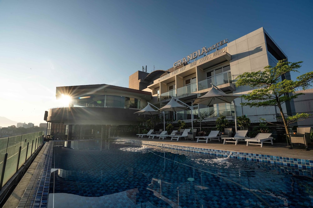 Grandia Hotel 5/66