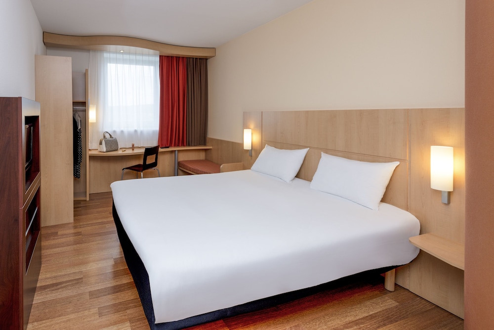 Ibis Lille Centre Gares 28/68