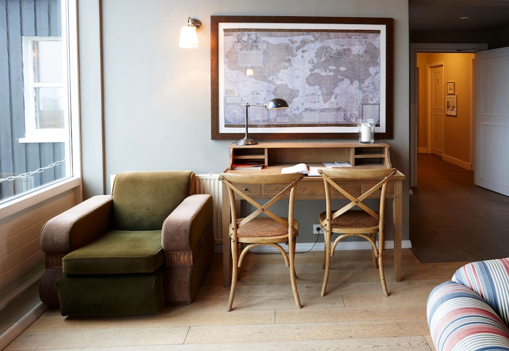Fosshotel Hellnar 39/64