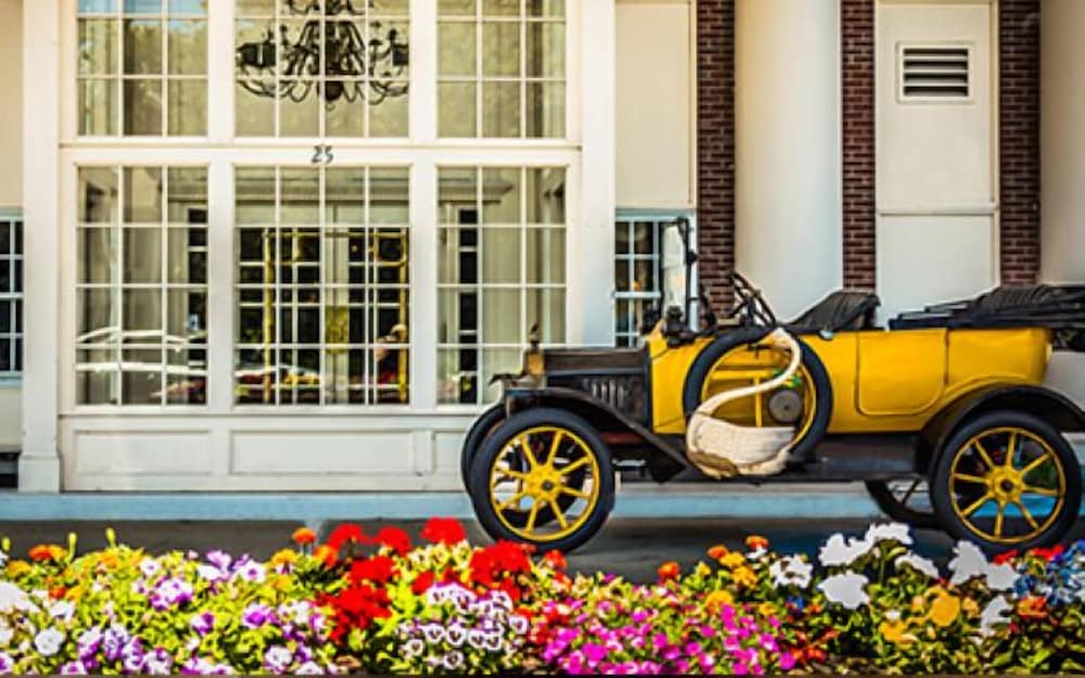 John Carver Inn & Spa 51/57