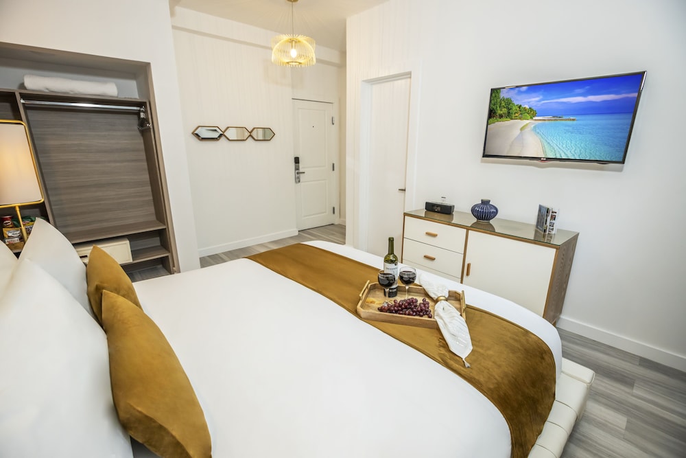 Roof Top, King Bed, Terrace
