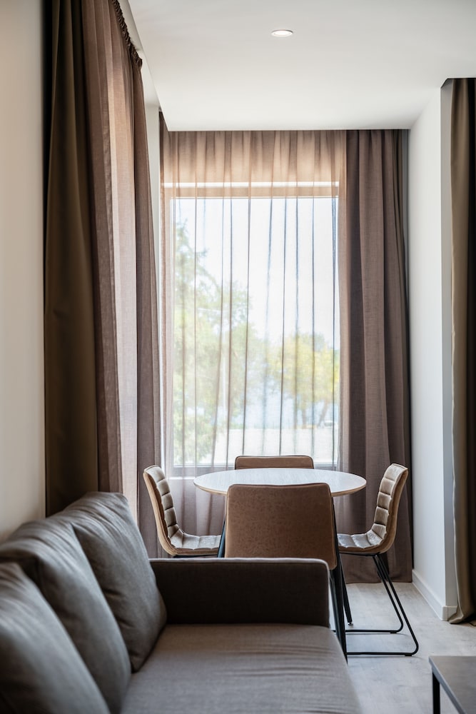 Primorski Hotel 45/64