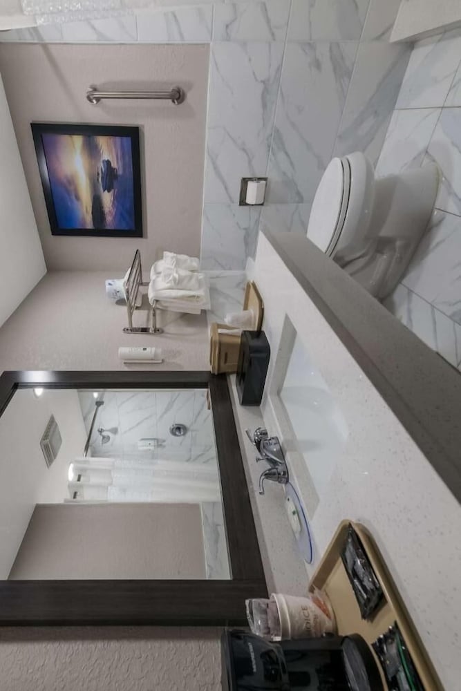 غرفة قياسية بسريرين مزدوجين للمدخنين، Quality Inn & Suites Altamonte Springs Orlando-North 6/6