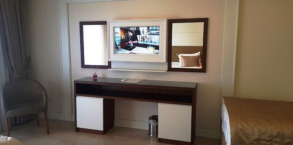 Grand Marcello Hotel & SPA 18/90