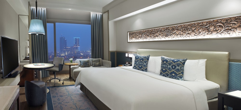 Shangri La Hotel Surabaya Kt 17/65