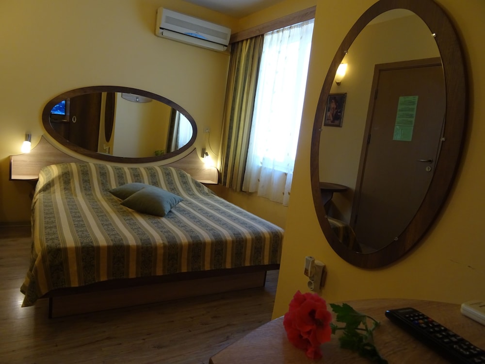 Hotel Color Varna Center 25/54