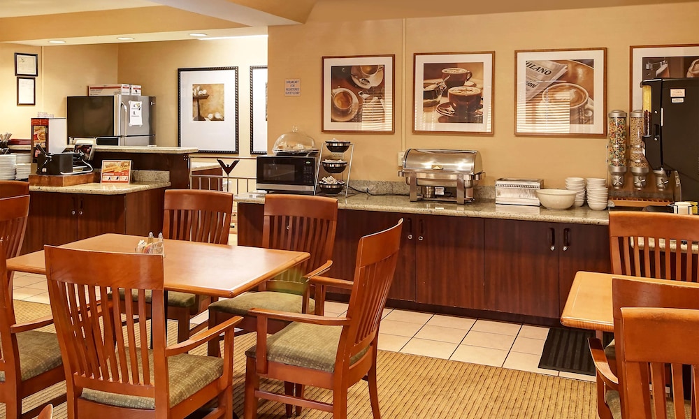 Phoenix Inn Suites South Salem 45/57