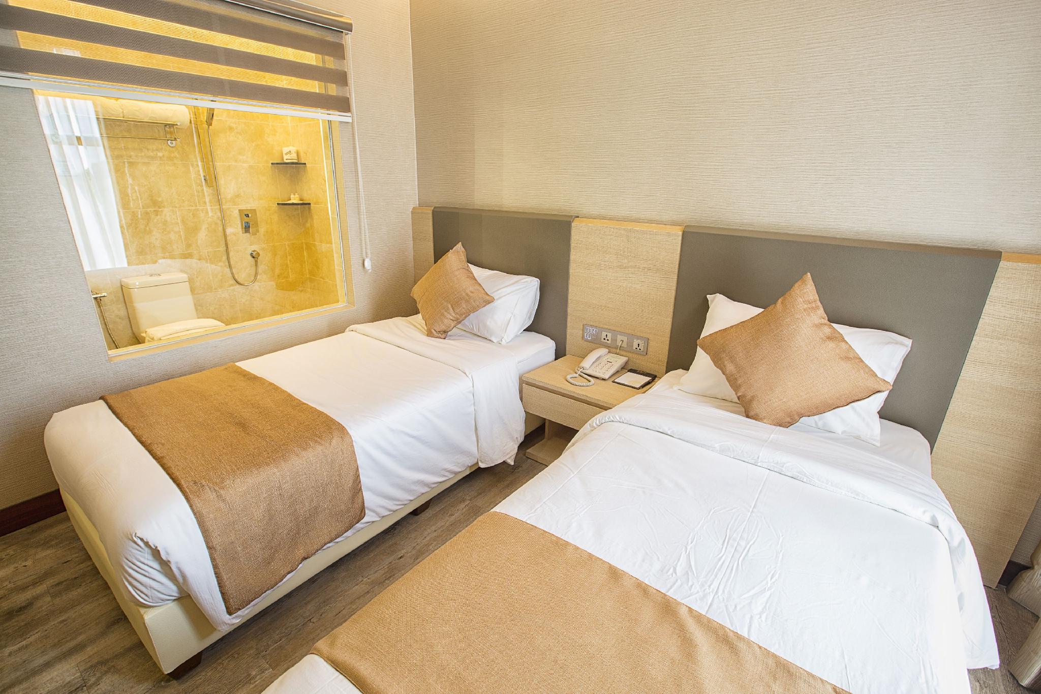 Superior, Twin Beds, No Window