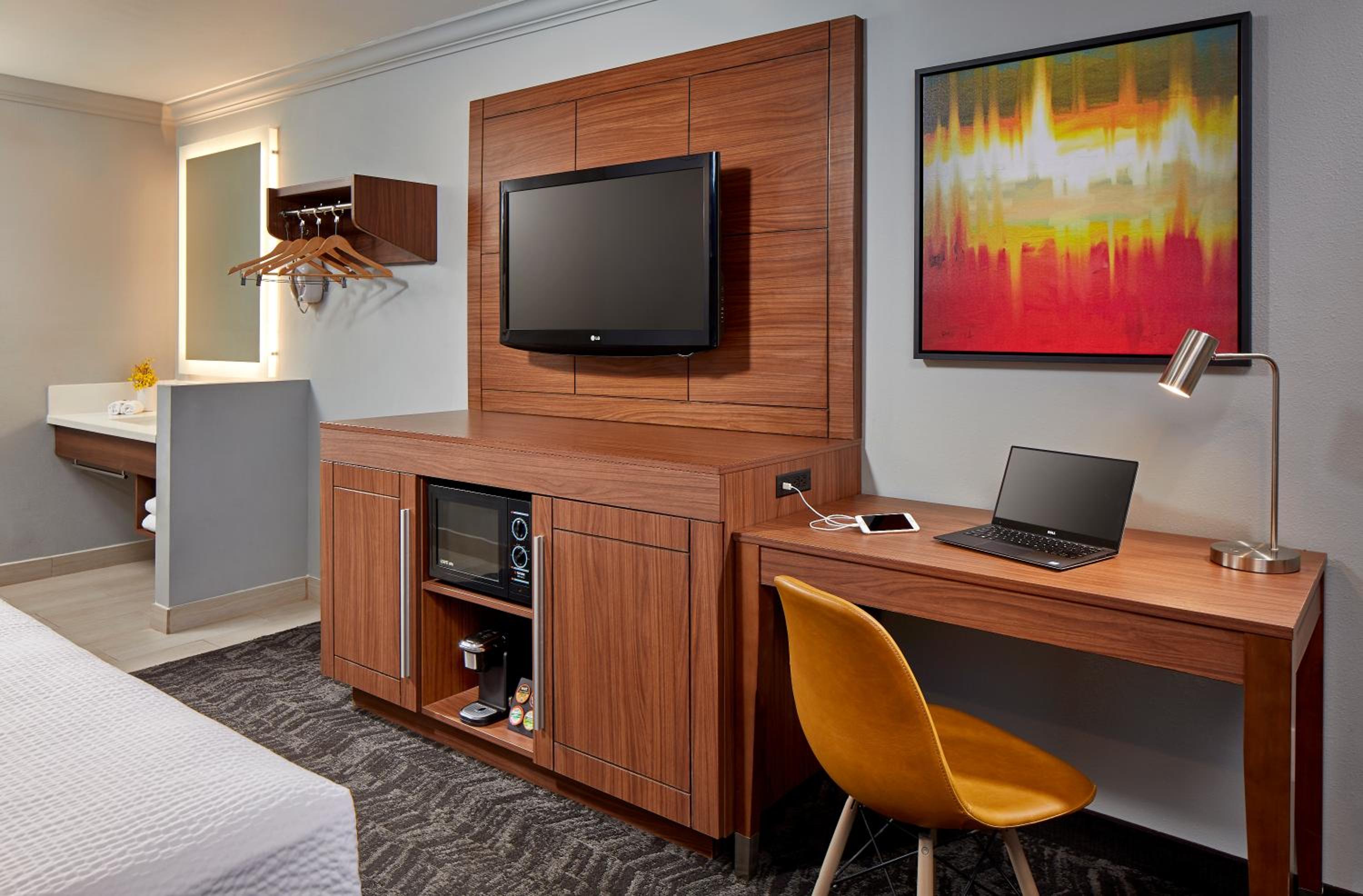 Studio Inn and Suites 19/23