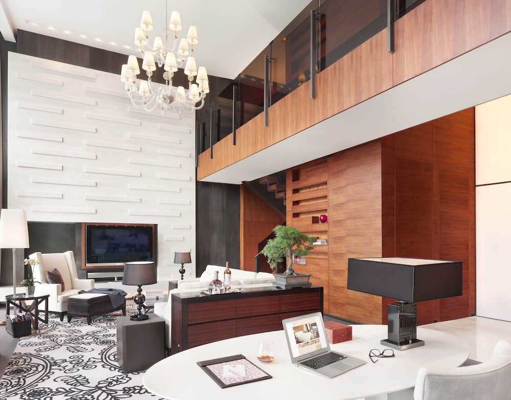 The Langham Shanghai Xintiandi 68/83