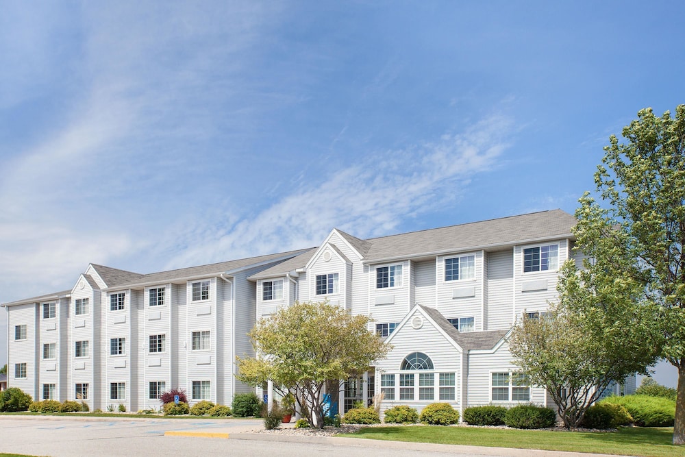 Microtel Inn & Suites By Wyndham Clear Lake 1/25