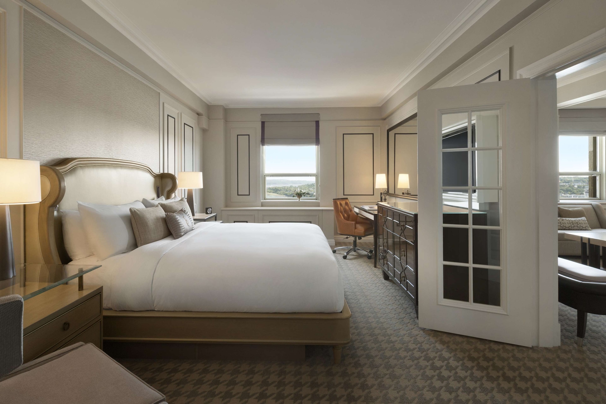 Fairmont Gold, Suite, King Bed