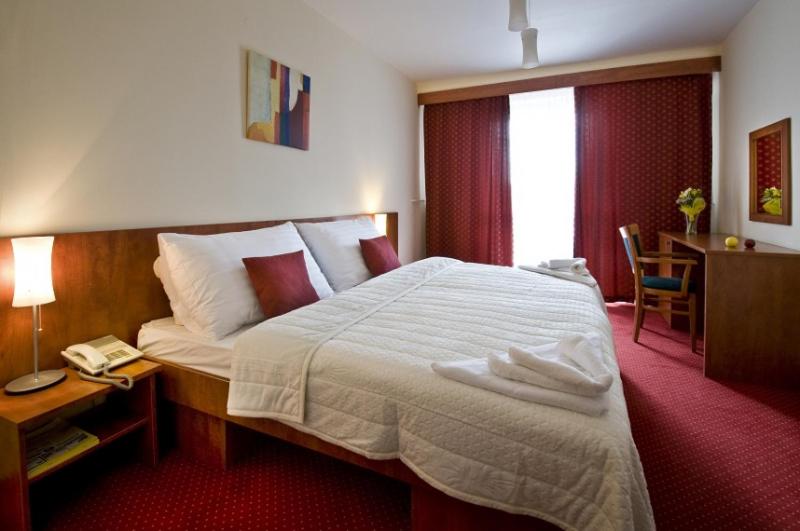 Room, Double or Twin Bed