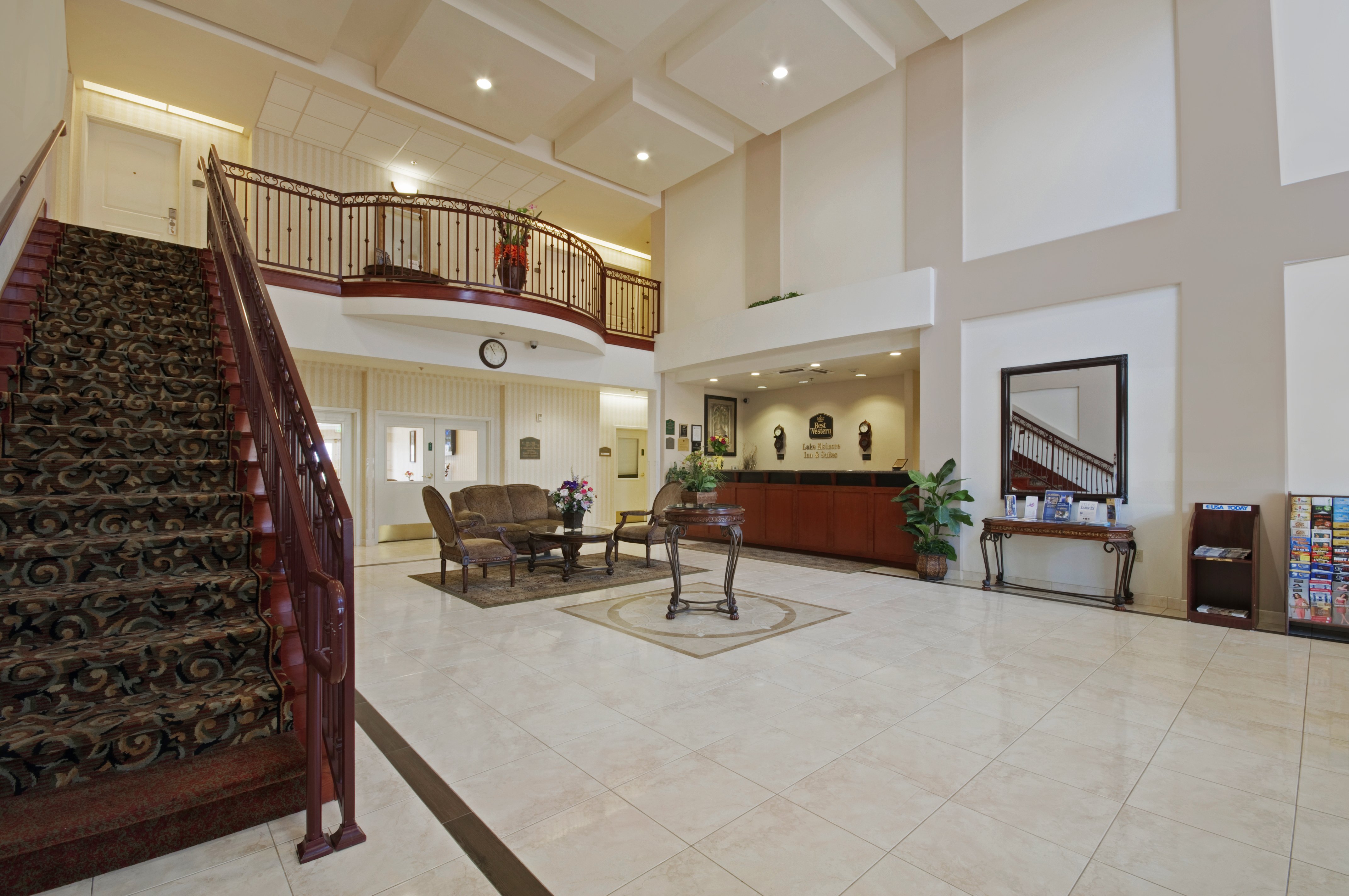 Best Western Plus Lake Elsinore Inn & Suites 15/53