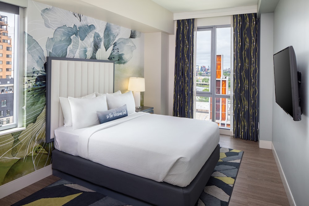 Hotel Indigo Flushing 10/50