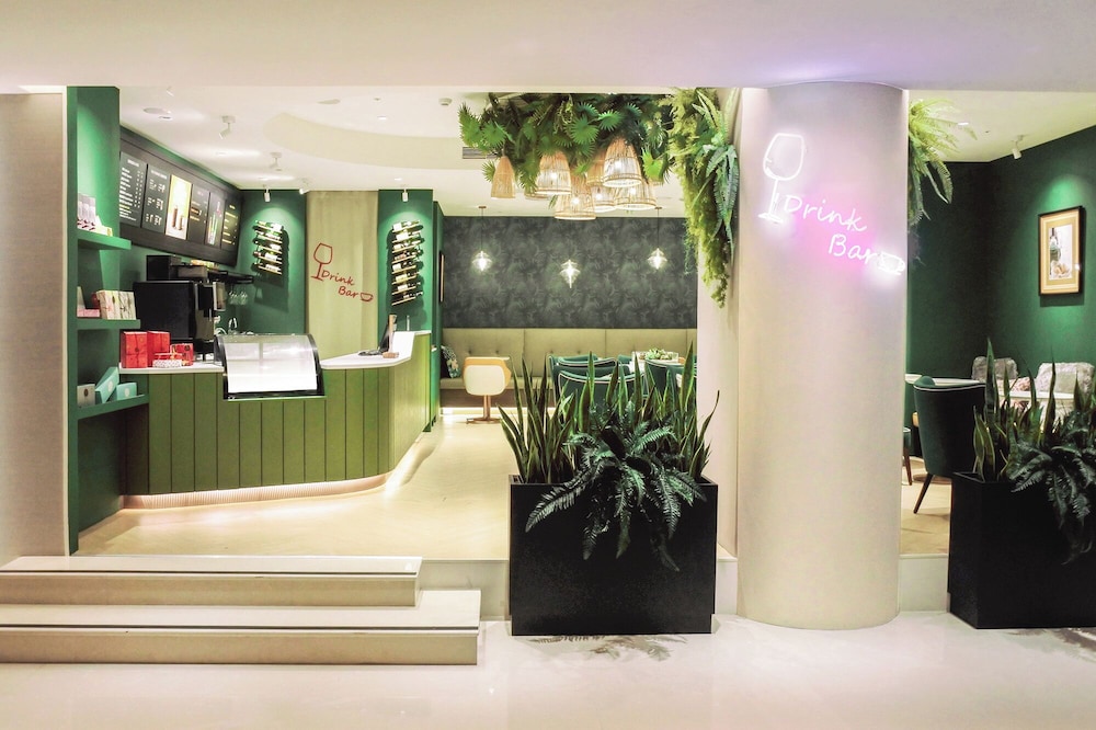 Caesar Park Hotel 13/72
