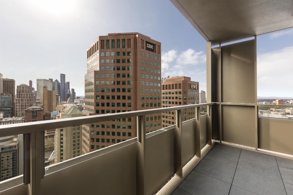 Oaks Melbourne Southbank Suites 3/47