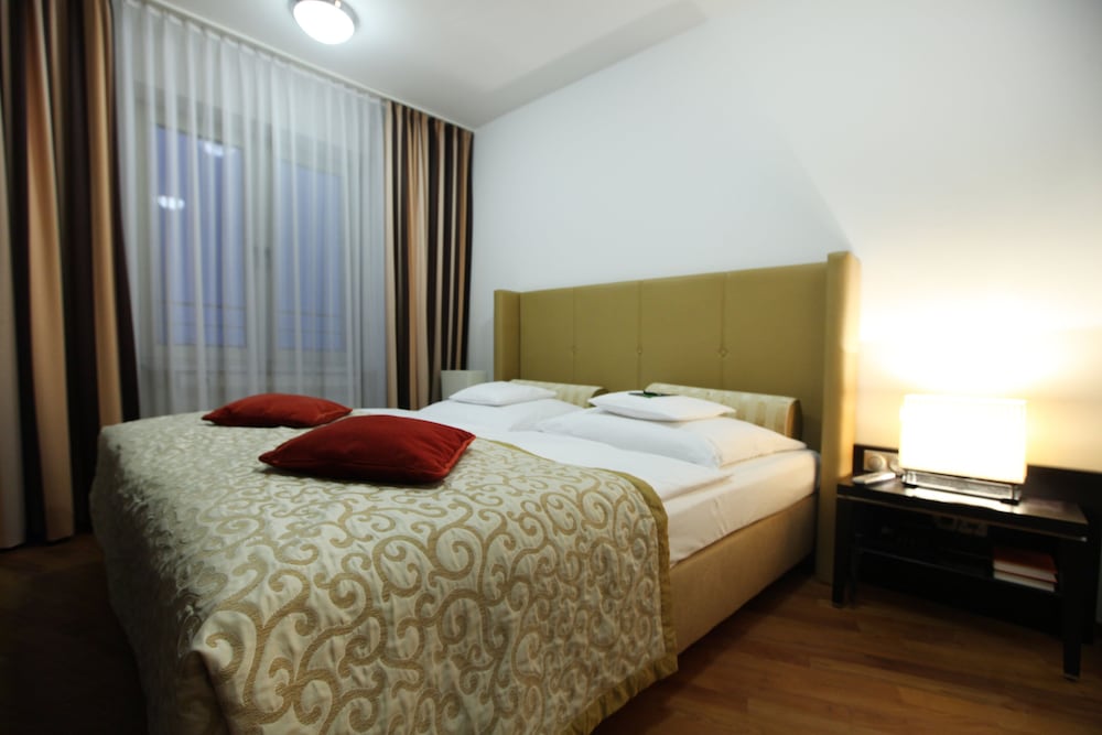 Lindner Hotel Frankfurt Main Plaza, Part of Jdv by Hyatt 10/67