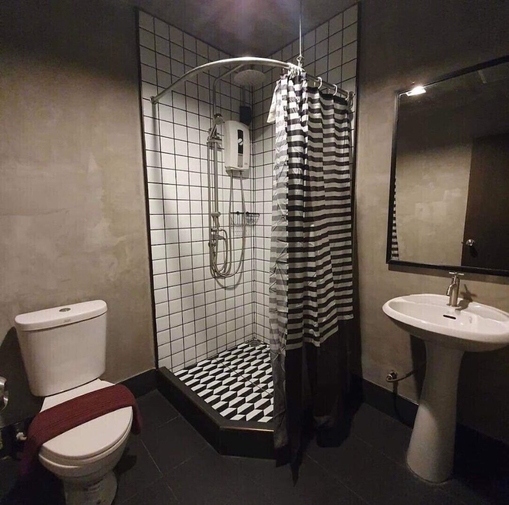 Samantan Hotel 57/58