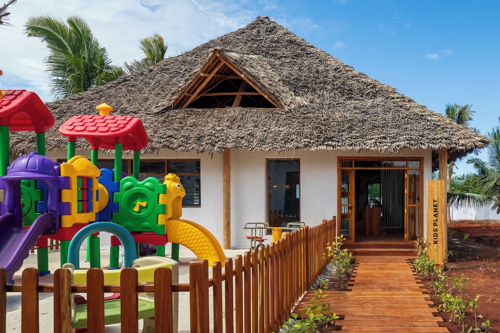 Kwanza Resort by Sunrise 52/60