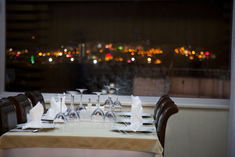 Marathon Hotel 35/39