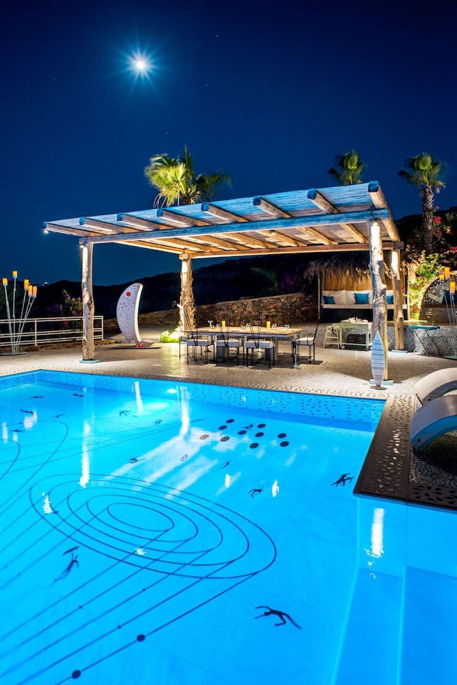 Agalia Luxury Suites 10/78