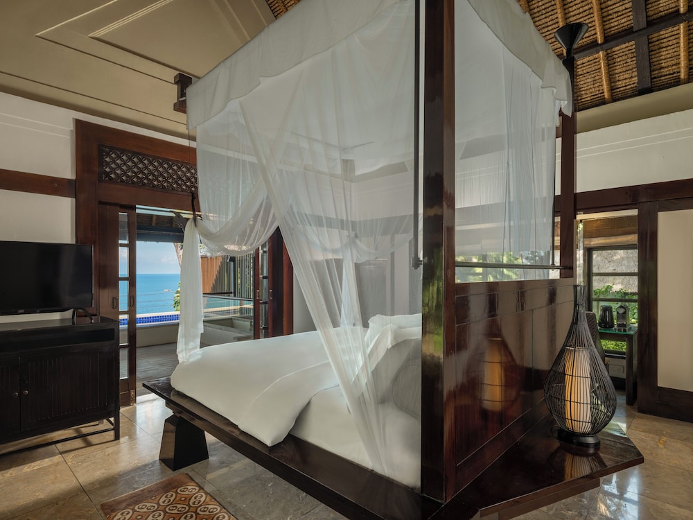 2 Bedrooms, Rainforest, Villa, 2 King Beds, Ocean Front 4/10