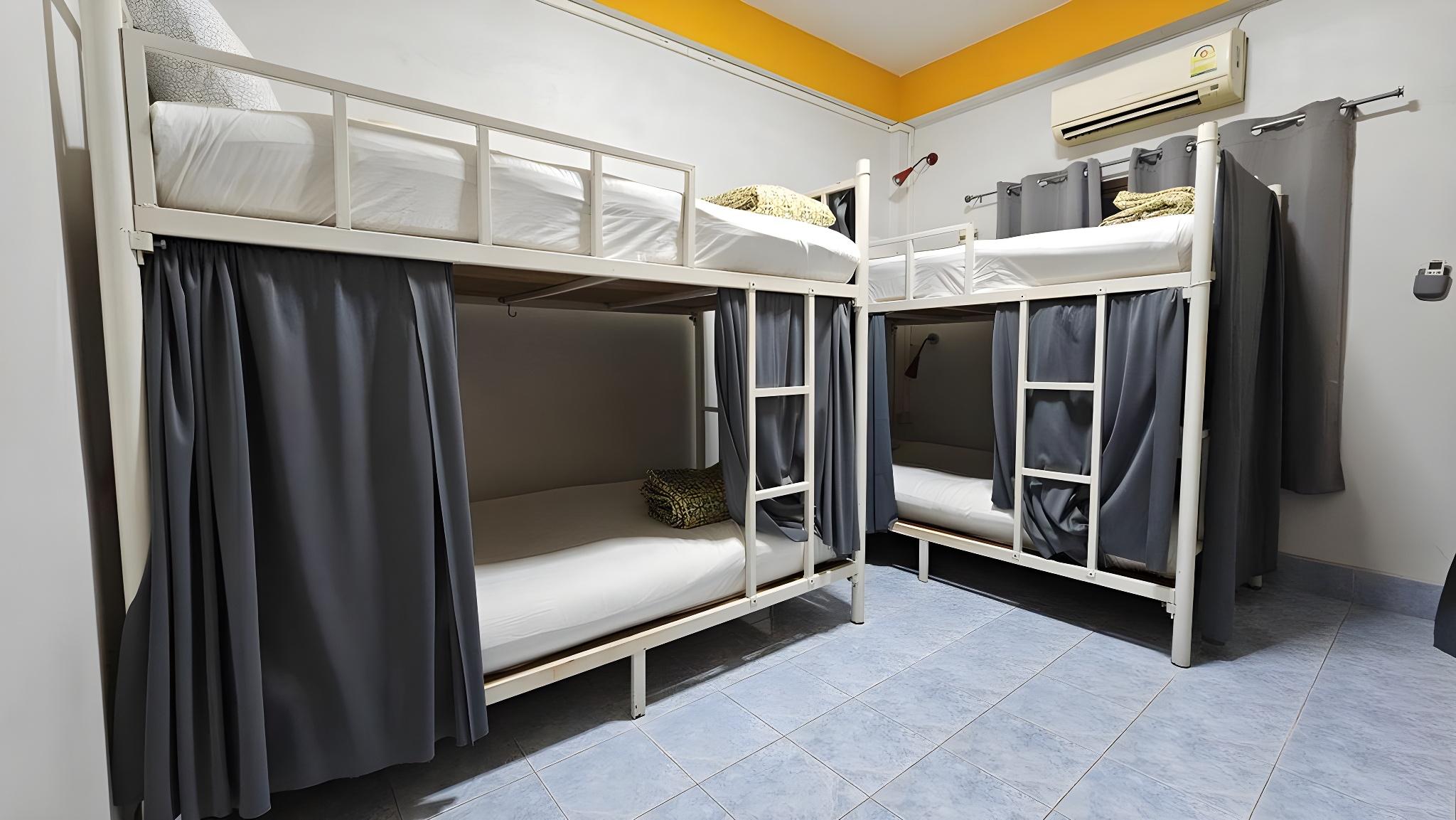 Female Dorm, Female Only
