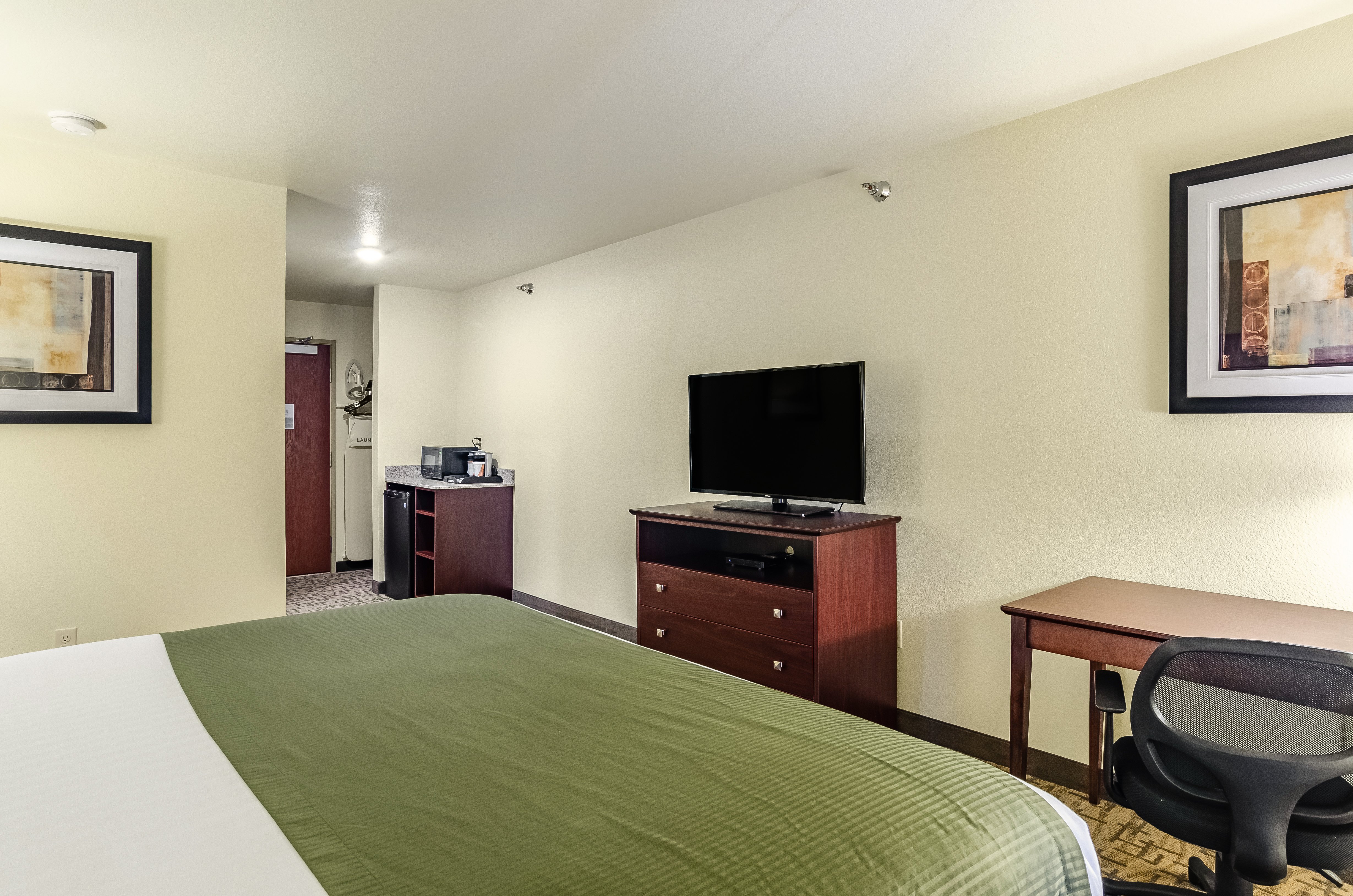 Cobblestone Hotel & Suites - Gering / Scottsbluff 9/26