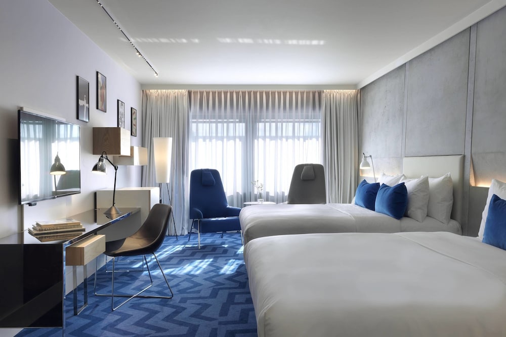 RENAISSANCE WARSAW AIRPORT HOTEL 14/62