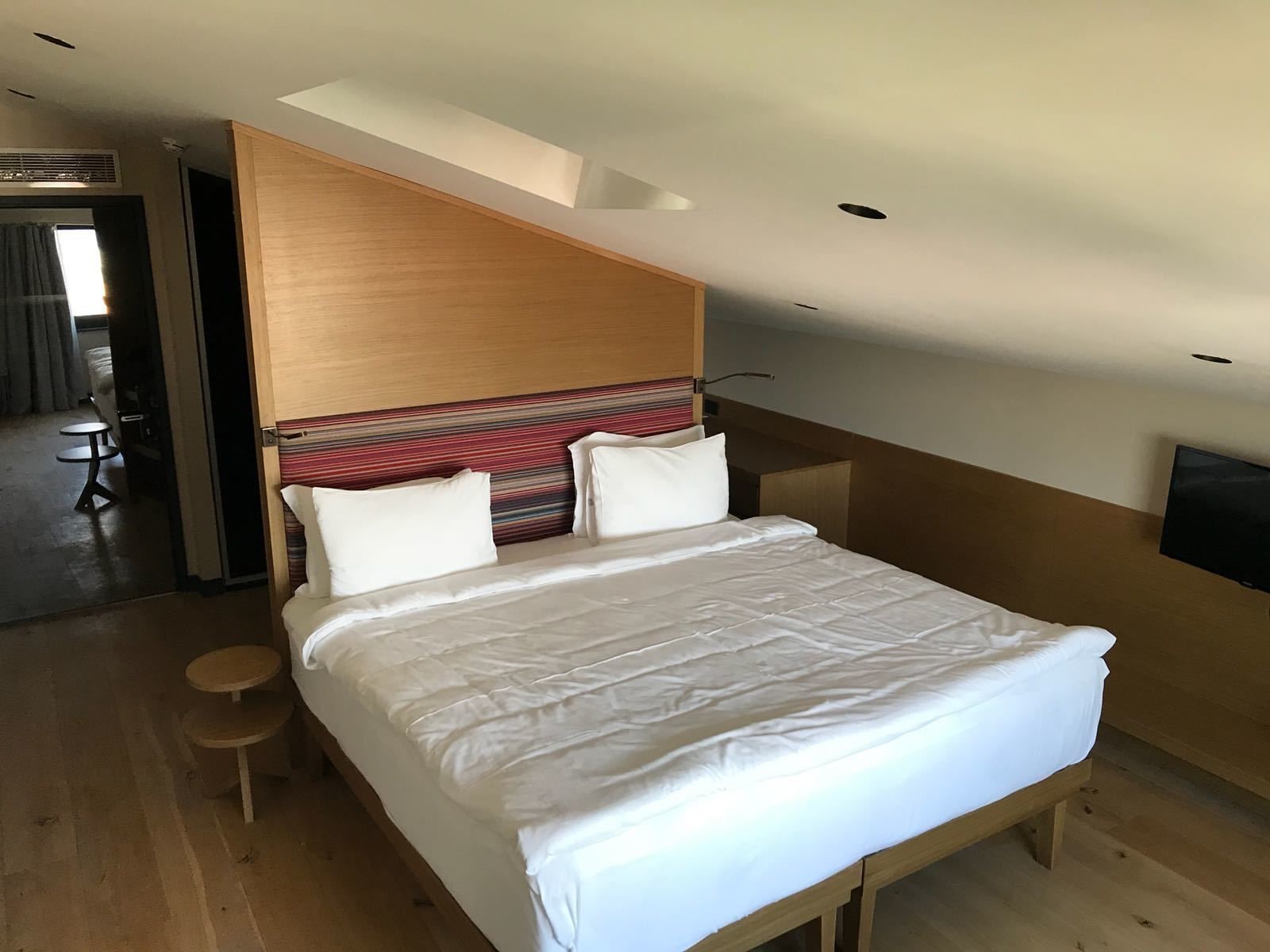 EXECUTIVE, SEA VIEW