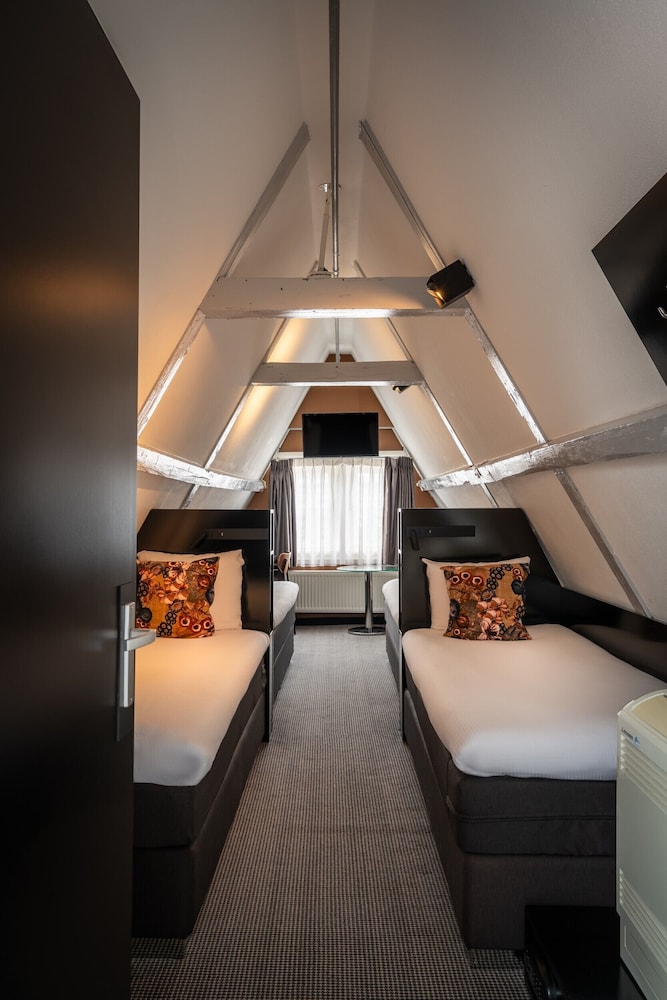 Room, Quadruple, 4 Beds, Attic، Hotel Amsterdam Mansion 3/5
