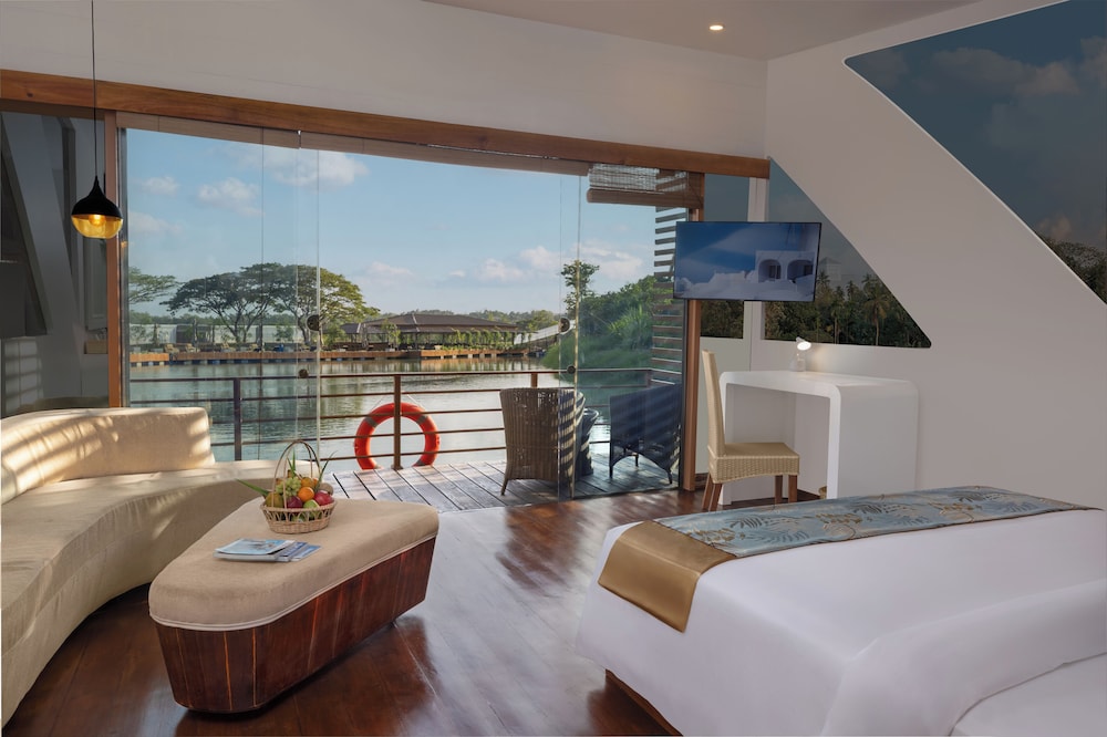 Room at Bolagala Agro Floating Resort, KATUNAYAKE