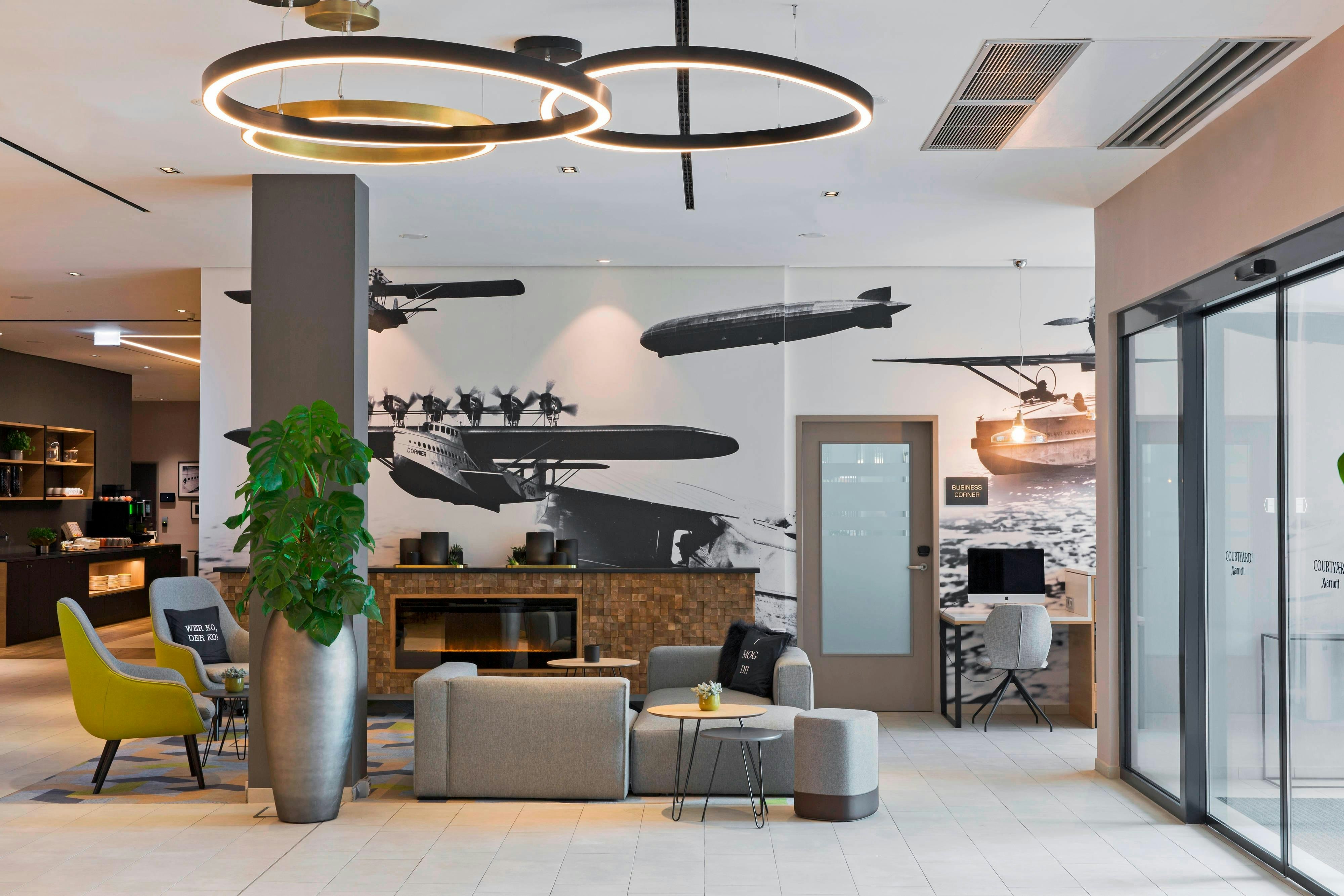 Lobby at Courtyard Oberpfaffenhofen Munich South, GILCHING
