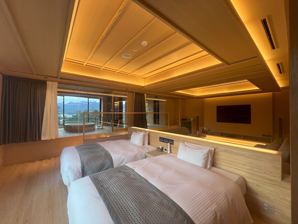 Royal, Suite, 2 Double Beds, Ocean View, 2 Sofa, Sauna