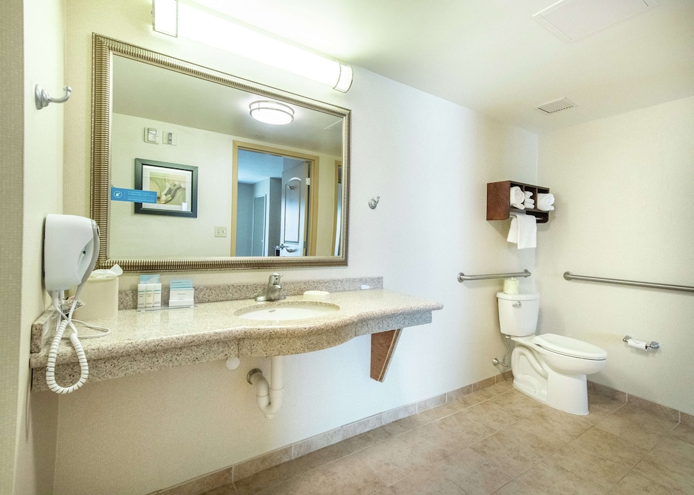 Hampton Inn Presque Isle Maine 30/50