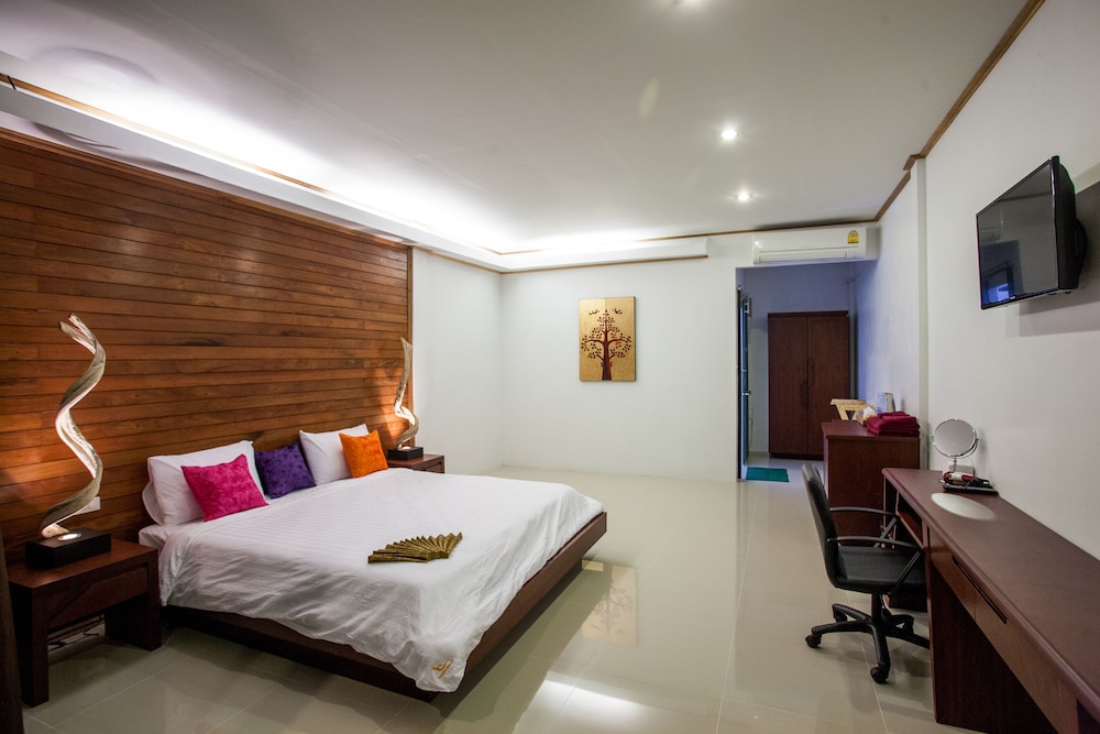 THAI, MODERN