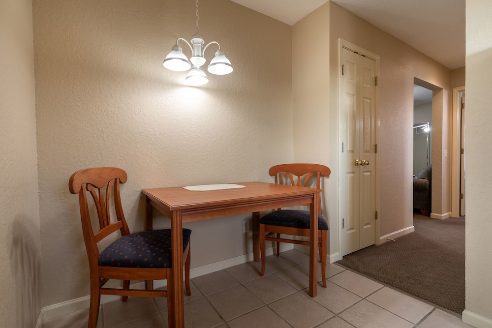 Capital Resorts Carriage Place 59/77