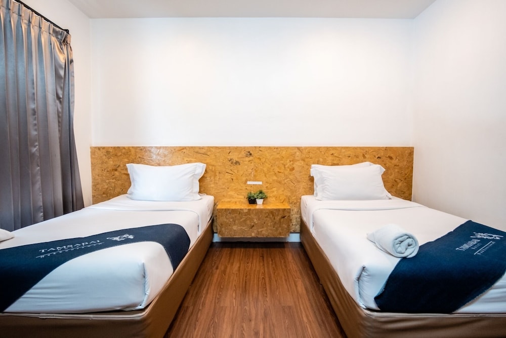 Standard, Twin Beds