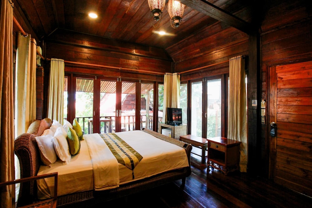 Thai, Double Bed, Hill Side