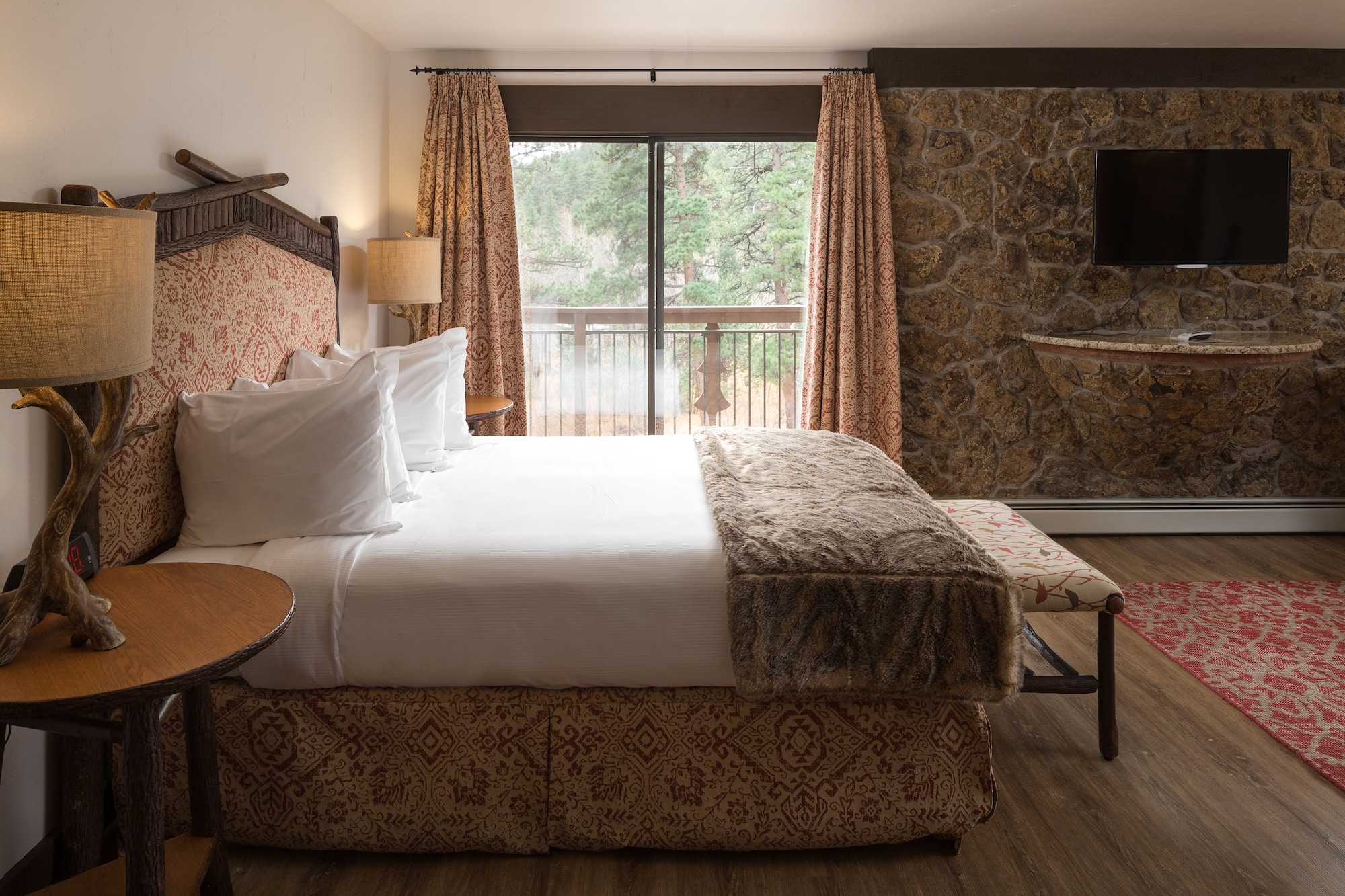 Signature, Suite, Queen Bed, River View, Adult Only