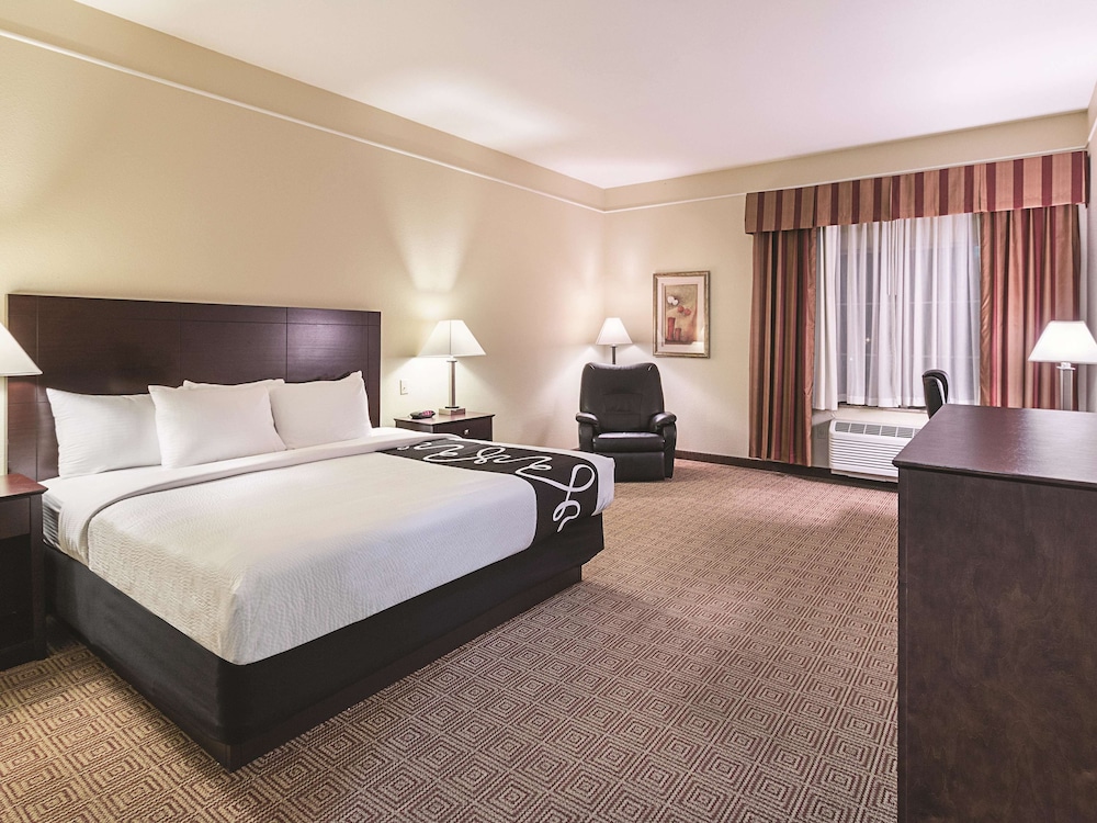 La Quinta Inn And Suites By Wyndham Waxahachie 11/40