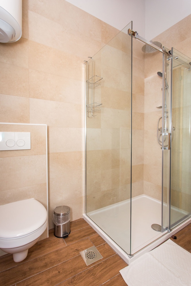 Apartments Villa Mirjana 70/75