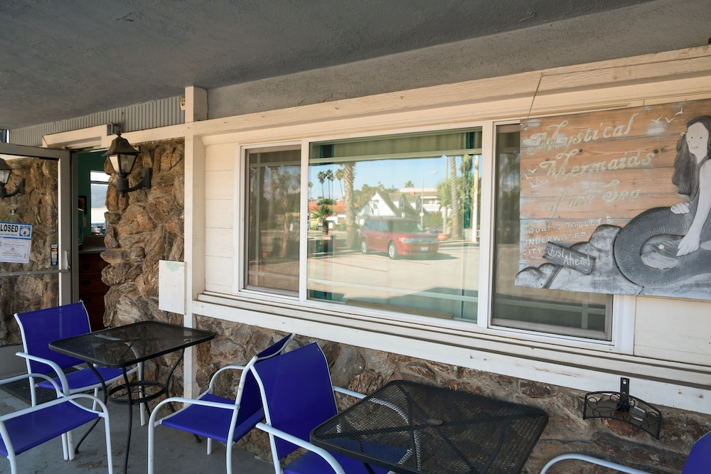 Shores Inn 25/50