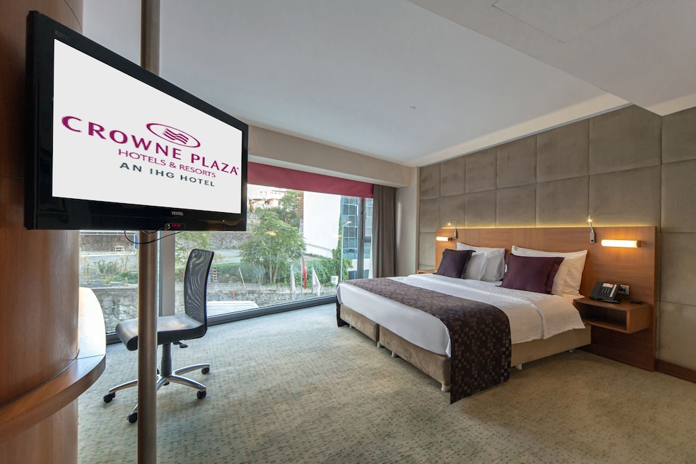 جناح جونيور بسرير كينج، Crowne Plaza Istanbul Harbiye Hotel 10/10