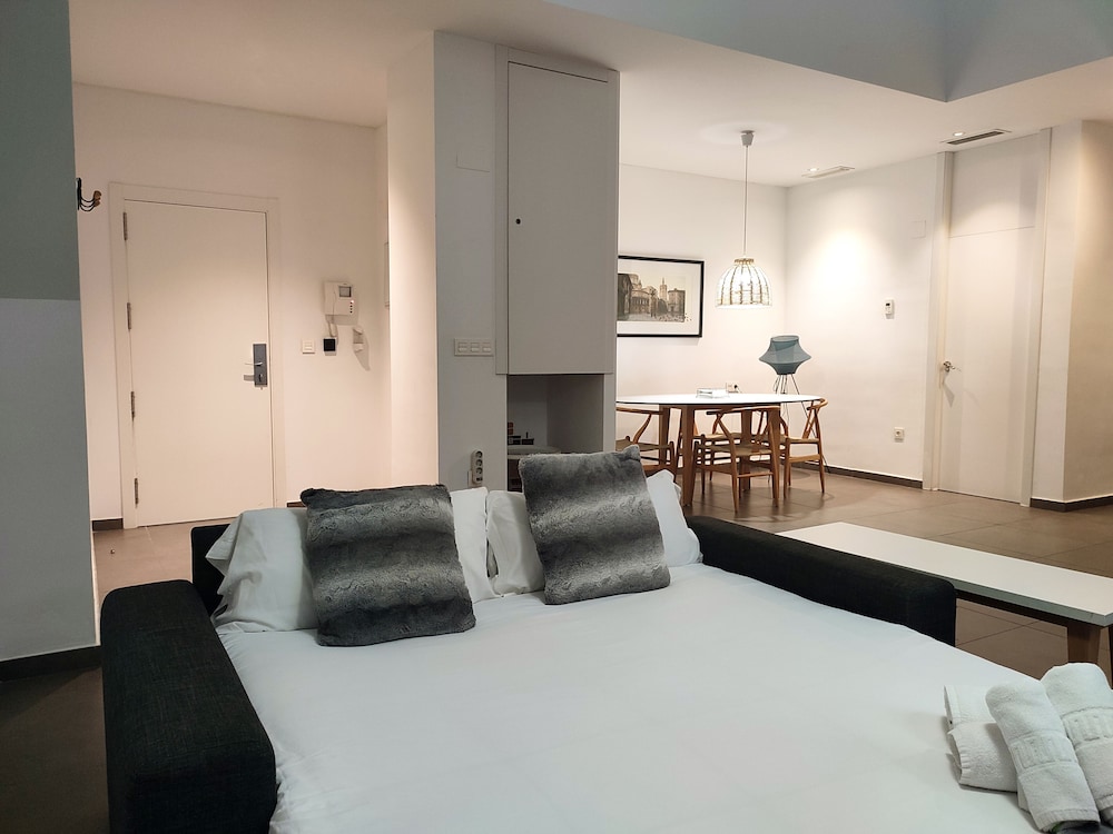 Flats Friends Soho Suites 45/64