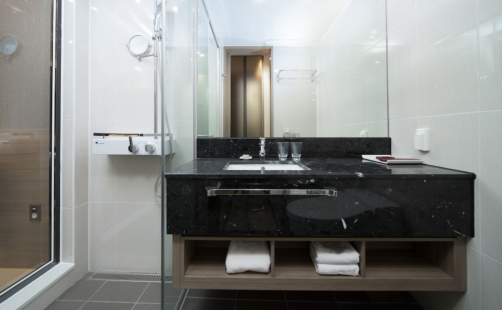 Utop Boutique Hotel and Residence 44/50