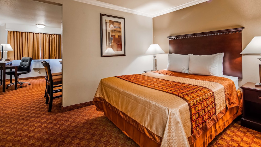 Lompoc Valley Inn and Suites 6/33